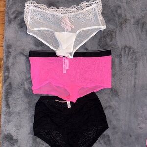 Victoria's Secret Underwear Bundle Size L NWT